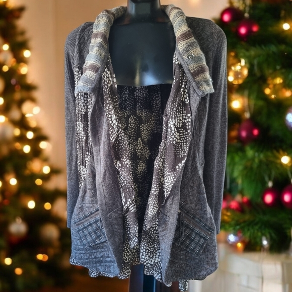 Giusto dama Mixed Fabric Made in Italy Unique Ruffled Cardigan - Picture 3 of 15